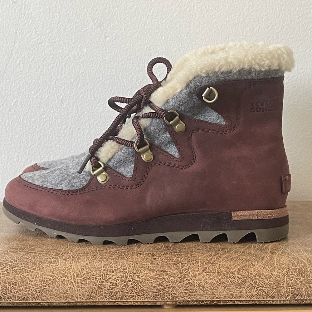 Sorel Burgundy Brown Wool-Trim Lace-Up Boot